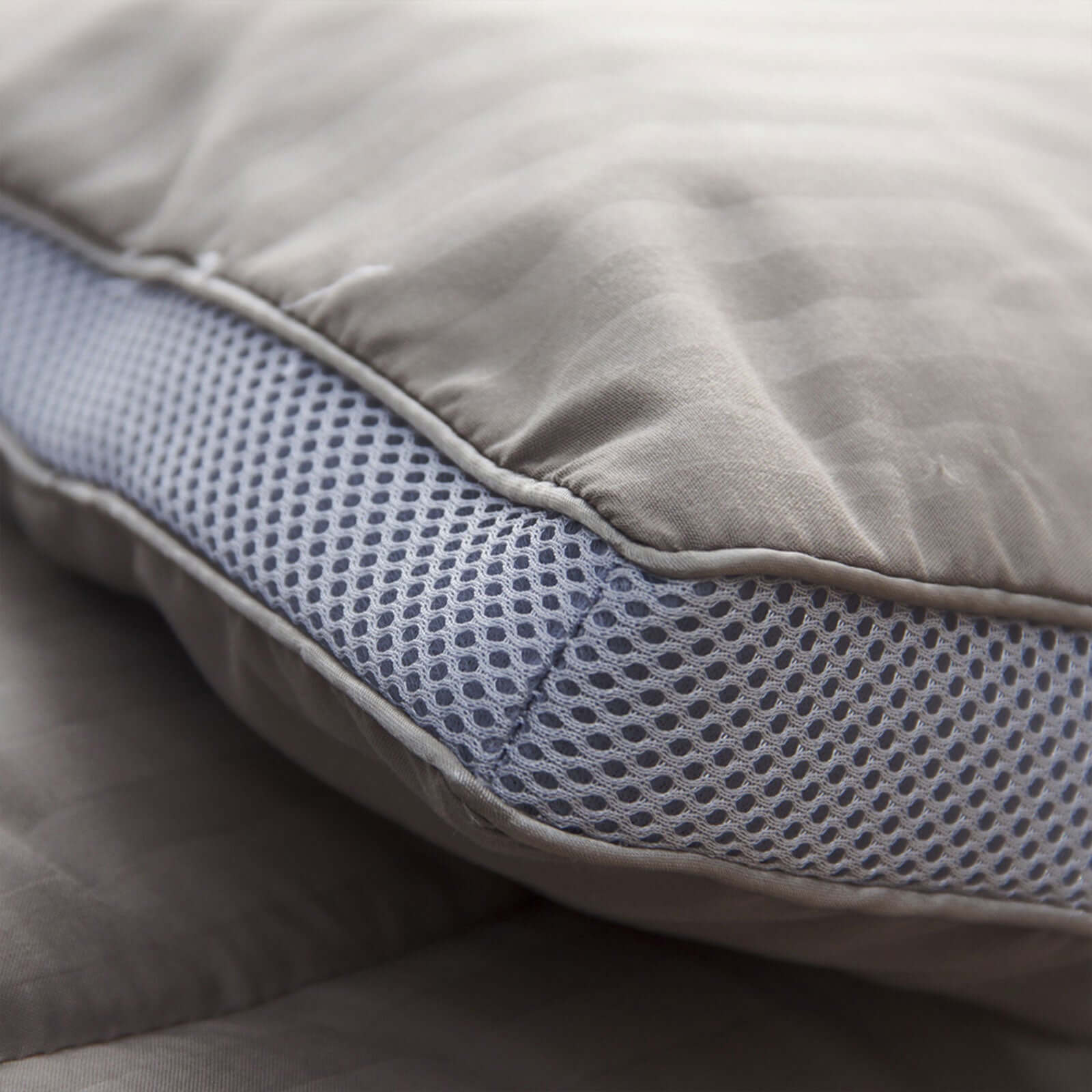 Couette 4 saisons tempérée, réversible et thermorégulatrice - Collection Luxe Taupe - Image 3